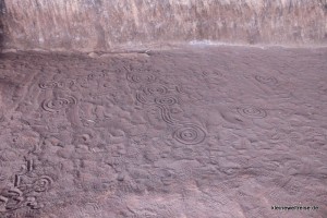 Zeichnung einer Geschichte im Sand Zeichnung einer Geschichte im Sand