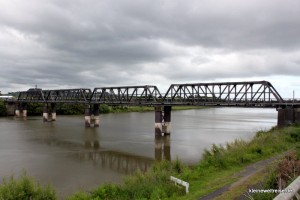 die Brücke am Fluss