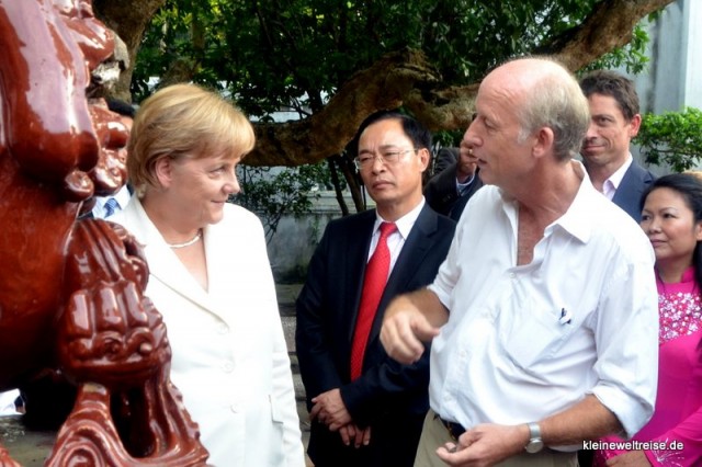 Christian Oster (re) auf Kultour mit Angela Merkel
