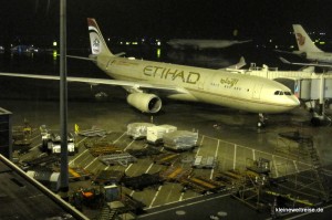 Etihad Airbus A 330-300 in Shanghai PuDong