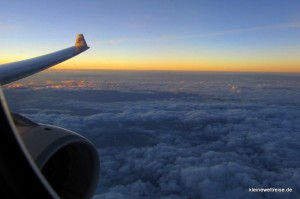 Sonnenaufgang über den Wolken