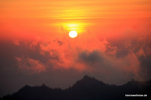 Sonnenaufgang vom Vulkan Batur, Bali